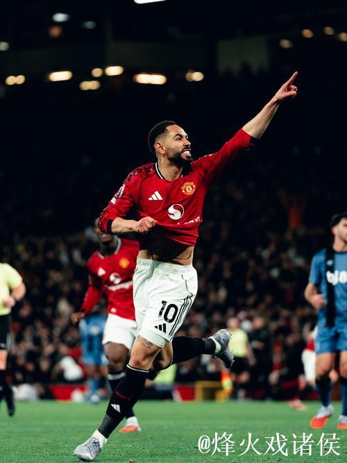 曼联4比4伯恩茅斯，英超历史主场半场领先不败纪录延续